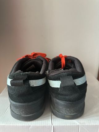 Sneakers Puma nere e rosa