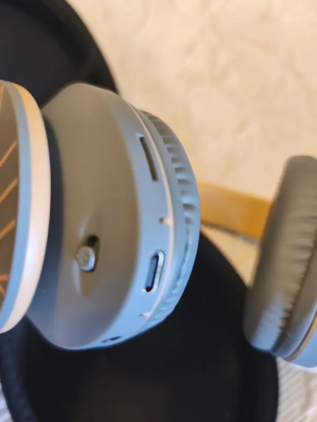 Auriculares PowerLocus Over-ear Bluetooth