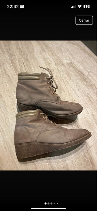 Botines beige y marrones