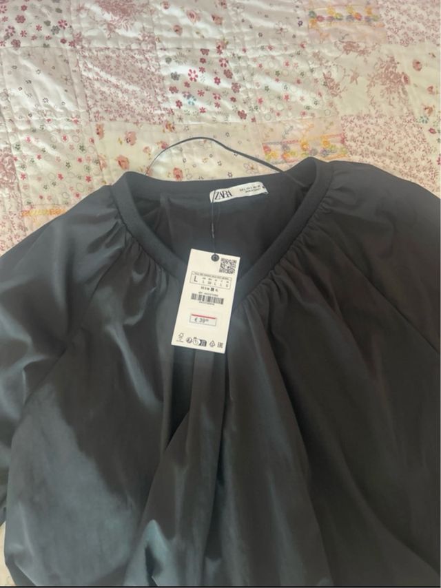 Blusa a maniche lunghe nera Zara