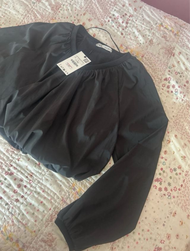 Blusa a maniche lunghe nera Zara