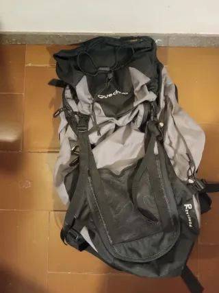 Mochila trekking Quechua Forclaz 70 L