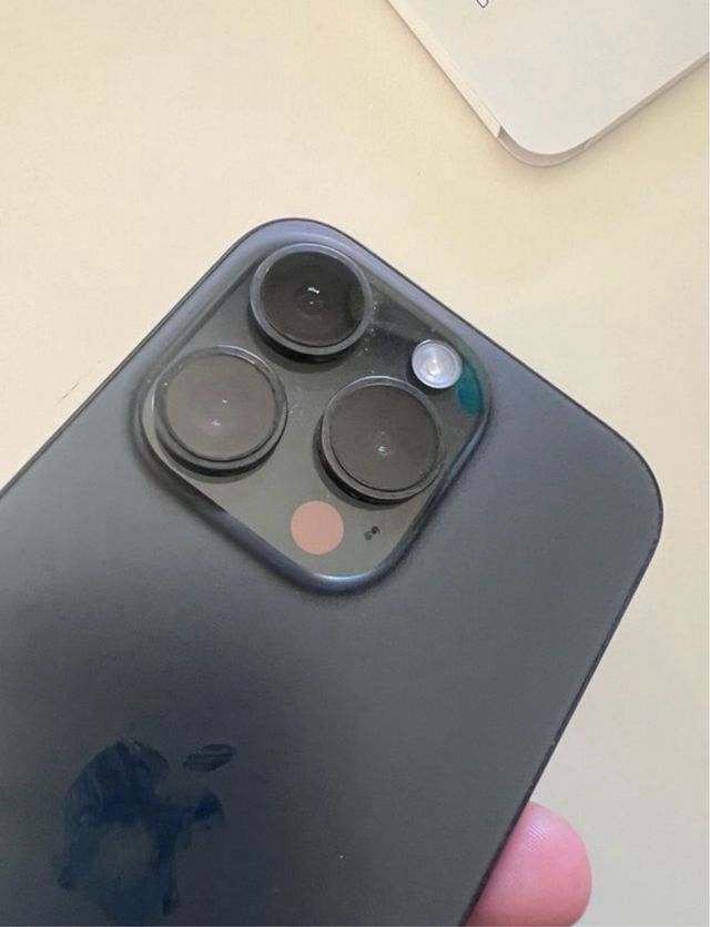 iPhone 15 Pro Black titanium 