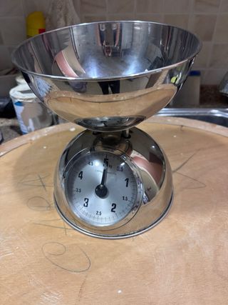 Báscula de cocina plateada