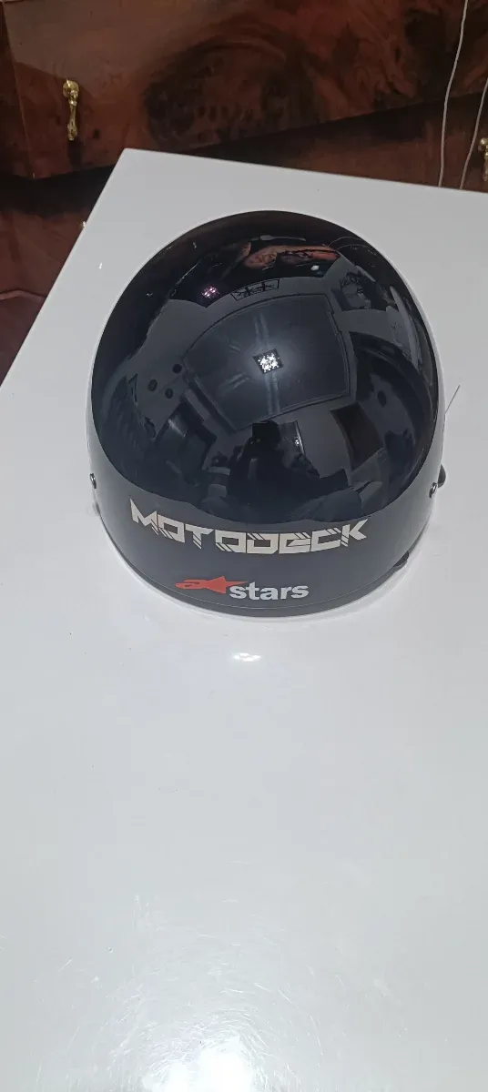Casco de moto negro