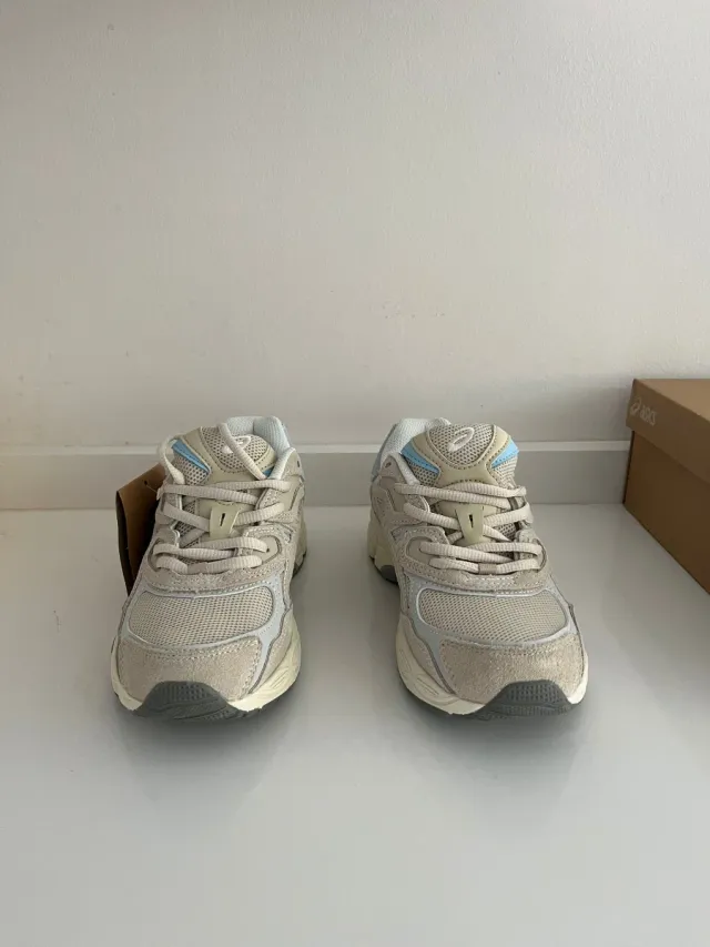 Zapatillas Asics Gel Beige y Azul 39