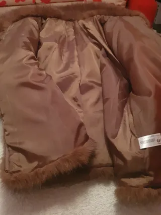 Abrigo pelo sintético marrón sin estrenar