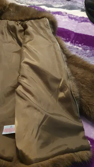 Abrigo pelo sintético marrón sin estrenar