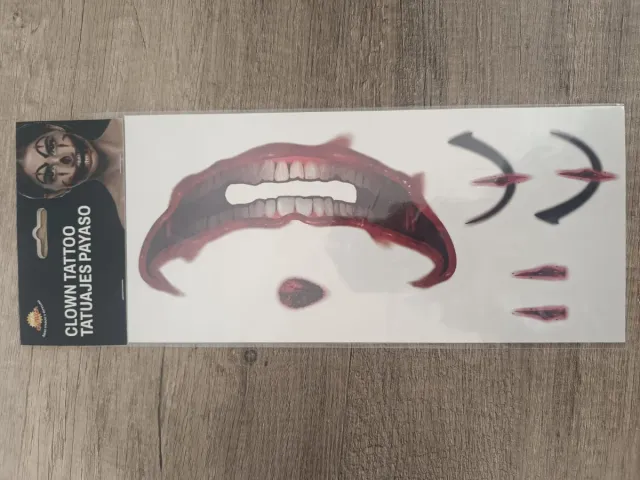 Capa XXL con capucha terciopelo + bastón + tatuaj