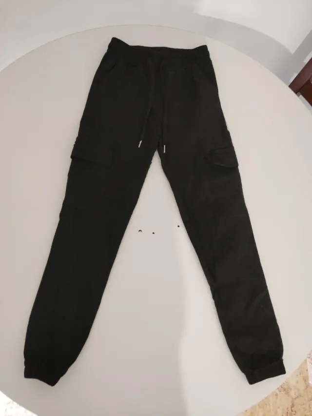 Pantalón cargo negro mujer
