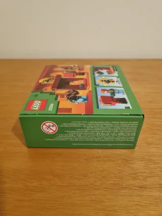 LEGO Minecraft 21266 - Batalha na Lava