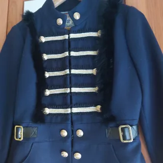 Chaqueta Highly Preppy azul y dorada