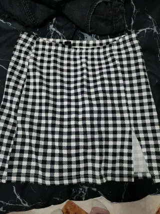 Falda cuadros con abertura