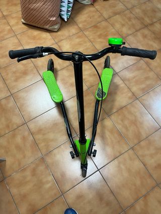 Patinete 3 ruedas negro y verde