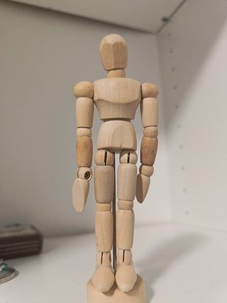 Maniquí de madera para dibujo
