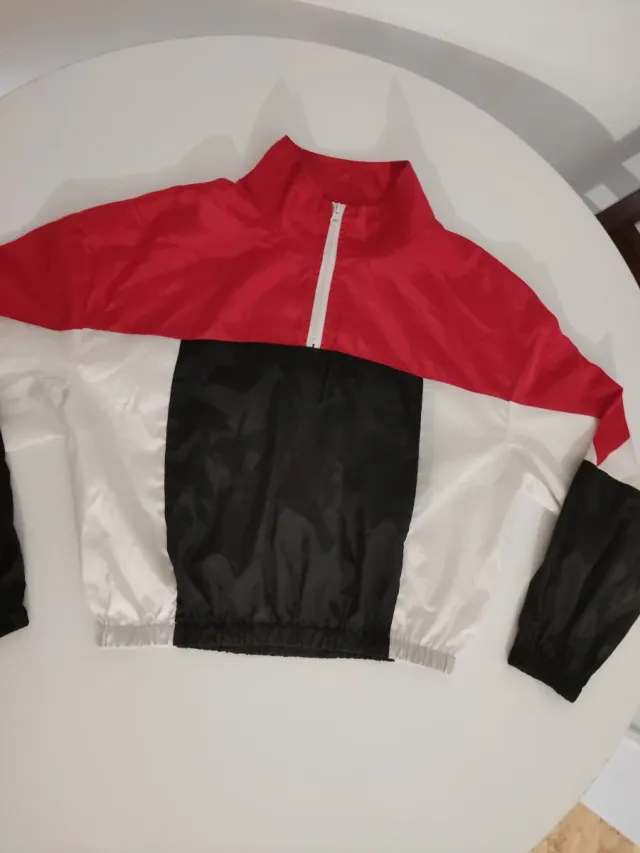 Chaqueta corta chica color block