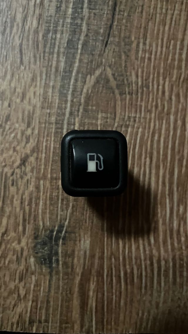 Botón apertura tanque León MK1