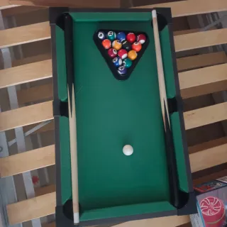 Mini mesa de billar con accesorios