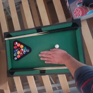 Mini mesa de billar con accesorios