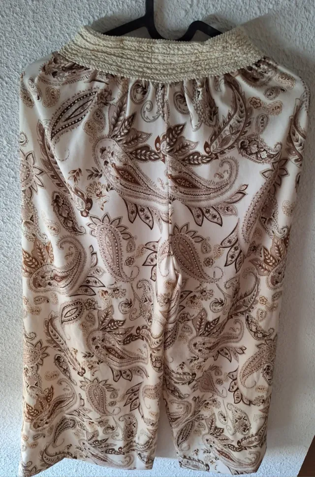 Pantalón ancho estampado paisley