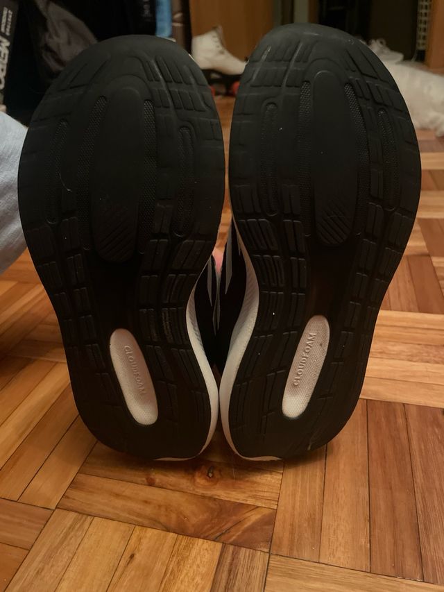 Tenis Adidas Niño Negro Blanco talla 34