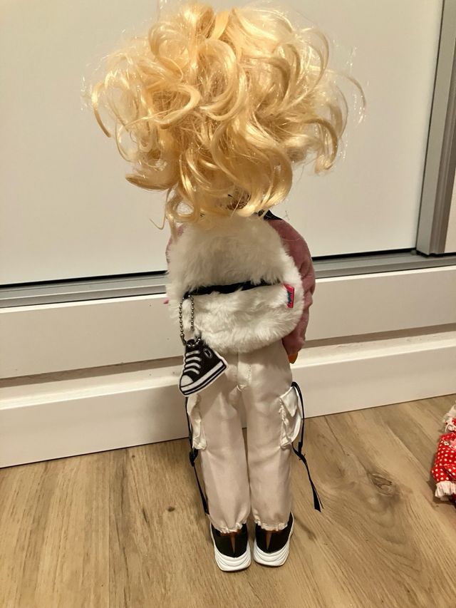 Nancy Deportista con Accesorios