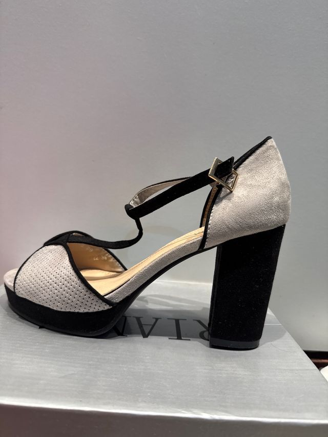 Zapato tacón piel melocotón gris y negro