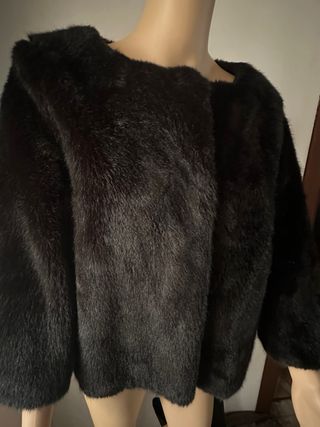 Pelliccia sintetica nera