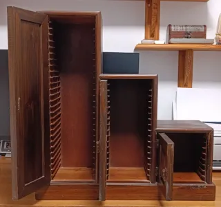 Mueble madera para CDs