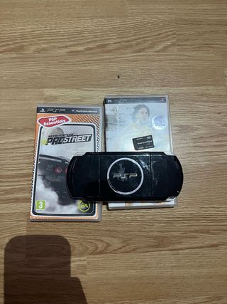 PSP 3000 Black + 2 giochi + memoria