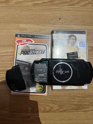 PSP 3000 Black + 2 giochi + memoria