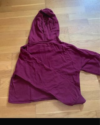 Sudadera magenta corta