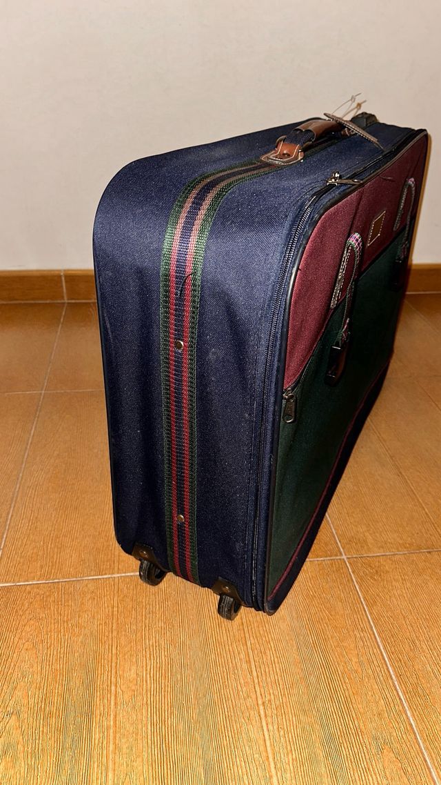 Valigia vintage con ruote