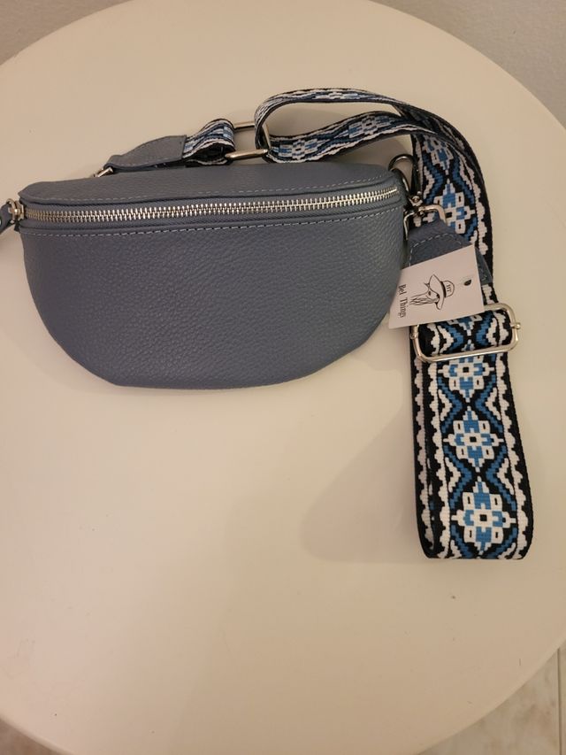 Bolso bandolera azul y multicolor