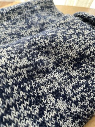 Sciarpa blu e bianca