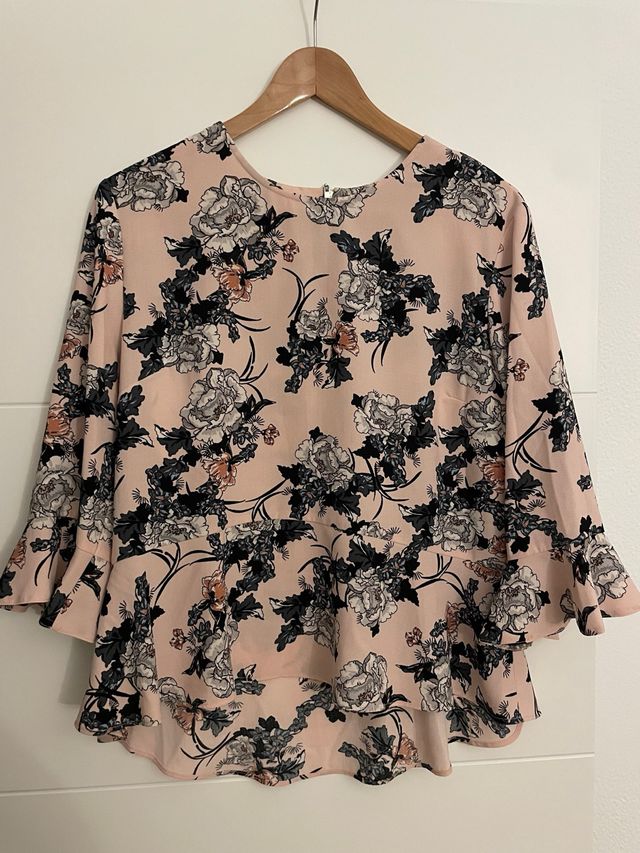 Camisa de mujer con estampado floral