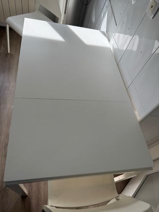 Mesa extensible blanca