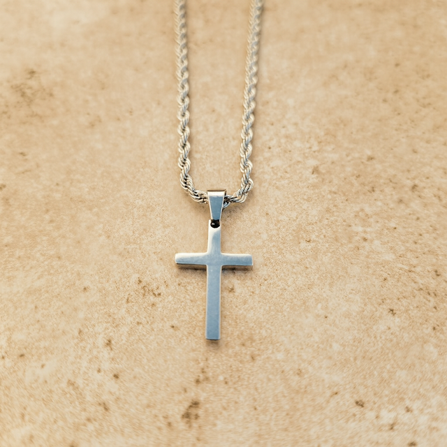 Colgante Crux Argentea – Fe y Fortaleza Serena