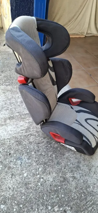 Silla coche niños con isofix.
Venta en persona.