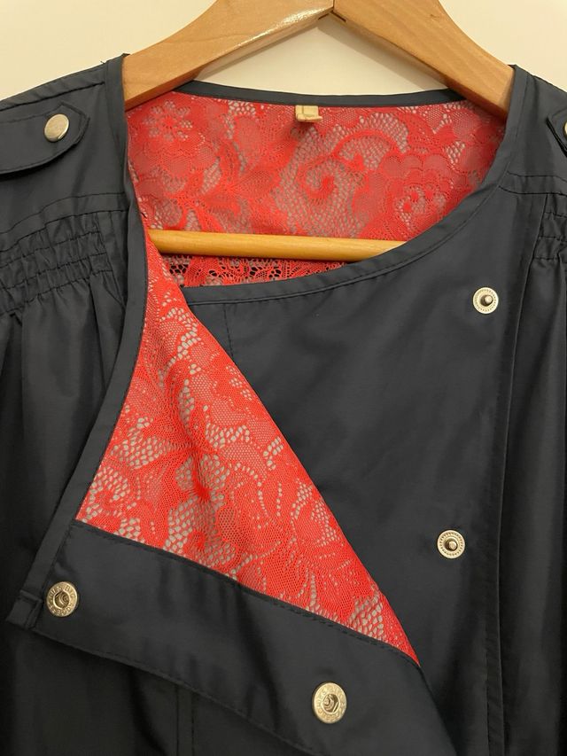 Chaqueta azul y roja mujer