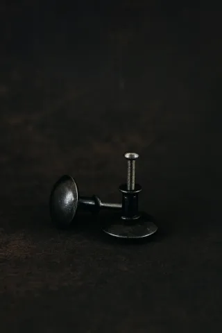 Tiradores/Pomos Metálicos Negros