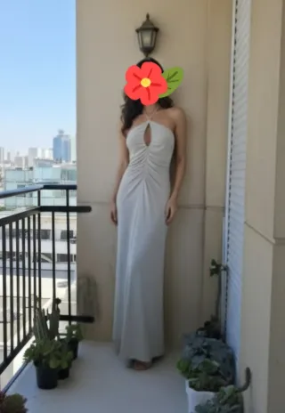 Vestido largo halter drapeado