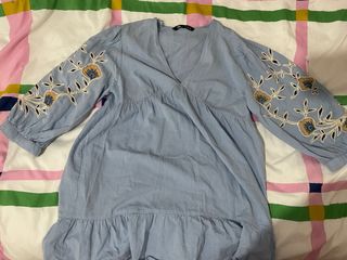 Vestido Zara bordado azul