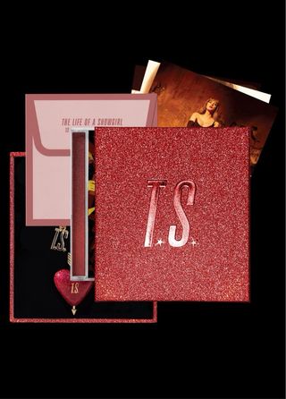 Taylor Swift - Life of a Showgirl Deluxe