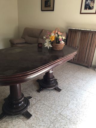 Mesa de salón extensible de madera