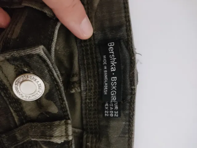 Pantalón militar pitillo mujer camuflaje