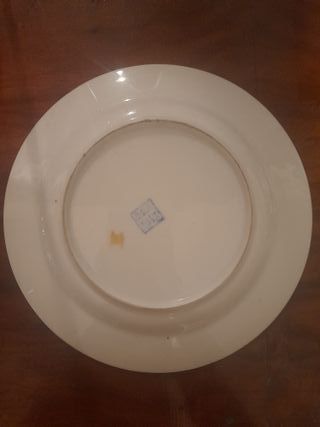 Piatto decorativo di porcellana in stile orientale