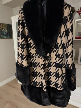 Abrigo Carmen Horneros Beige/Negro