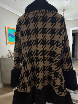 Abrigo Carmen Horneros Beige/Negro