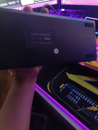 Teclado Mecánico 60% RGB